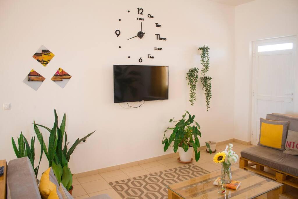 Cosy & Relax Yellow House 5Mn Walk From The Beach! Calheta Exterior foto