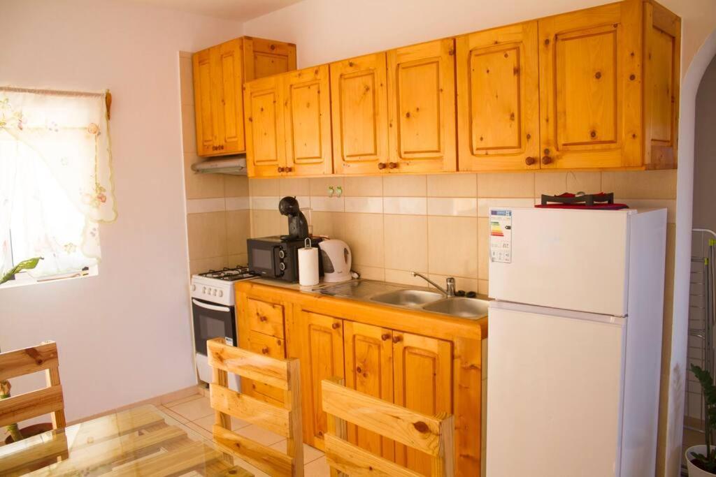 Cosy & Relax Yellow House 5Mn Walk From The Beach! Calheta Exterior foto