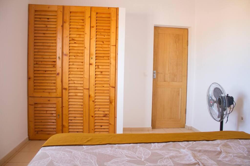 Cosy & Relax Yellow House 5Mn Walk From The Beach! Calheta Exterior foto