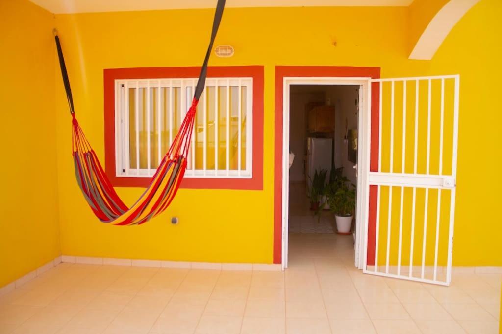 Cosy & Relax Yellow House 5Mn Walk From The Beach! Calheta Exterior foto